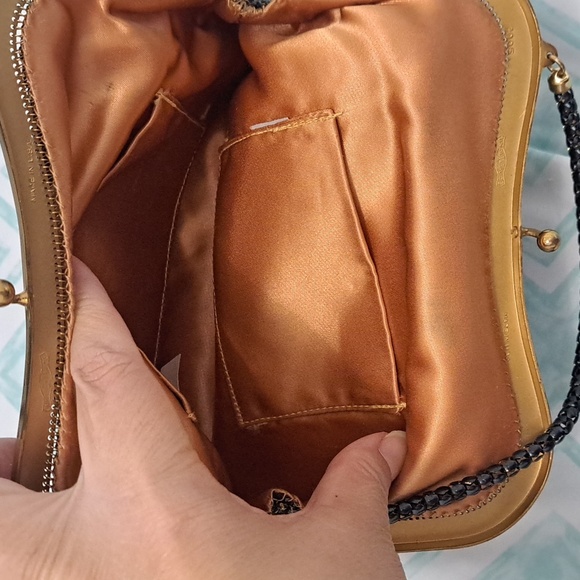 Glamorous Vintage Whitting and Davis Mesh Purse. - Picture 6 of 8